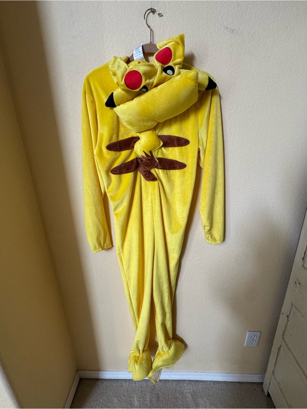 Pokemon - Kids Hooded Pikachu Jumpsuit Costume Size 10-12 - Picture 3 of 4